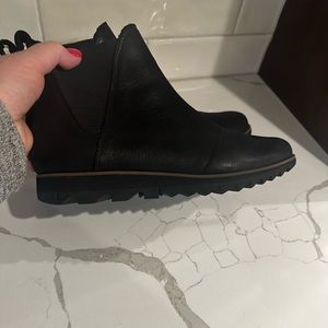 Sorel Harlow Chelsea Boot Woman’s Size 8